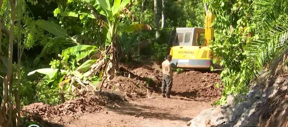image Les travaux de la piste vers le lieu du captage ont débuté à Djoiezi